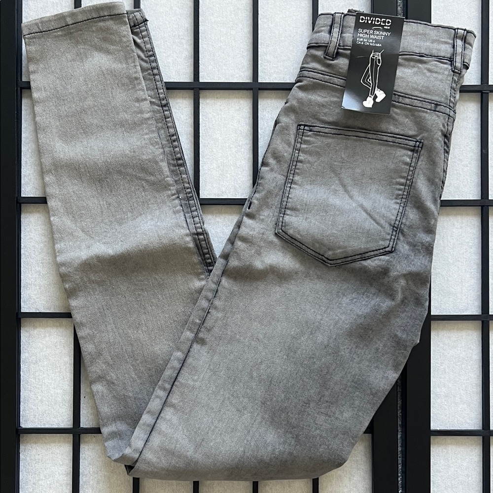 Divided Men's Skinny Jeans in Charcoal